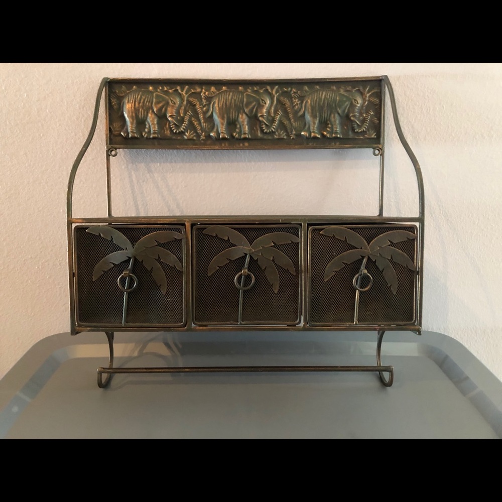 Metal Wall Shelf/Towel Rack & Storage
